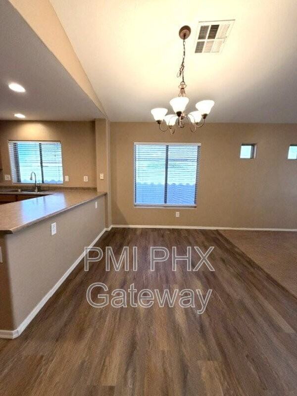 3238 E Elgin St - Photo 6 of 10