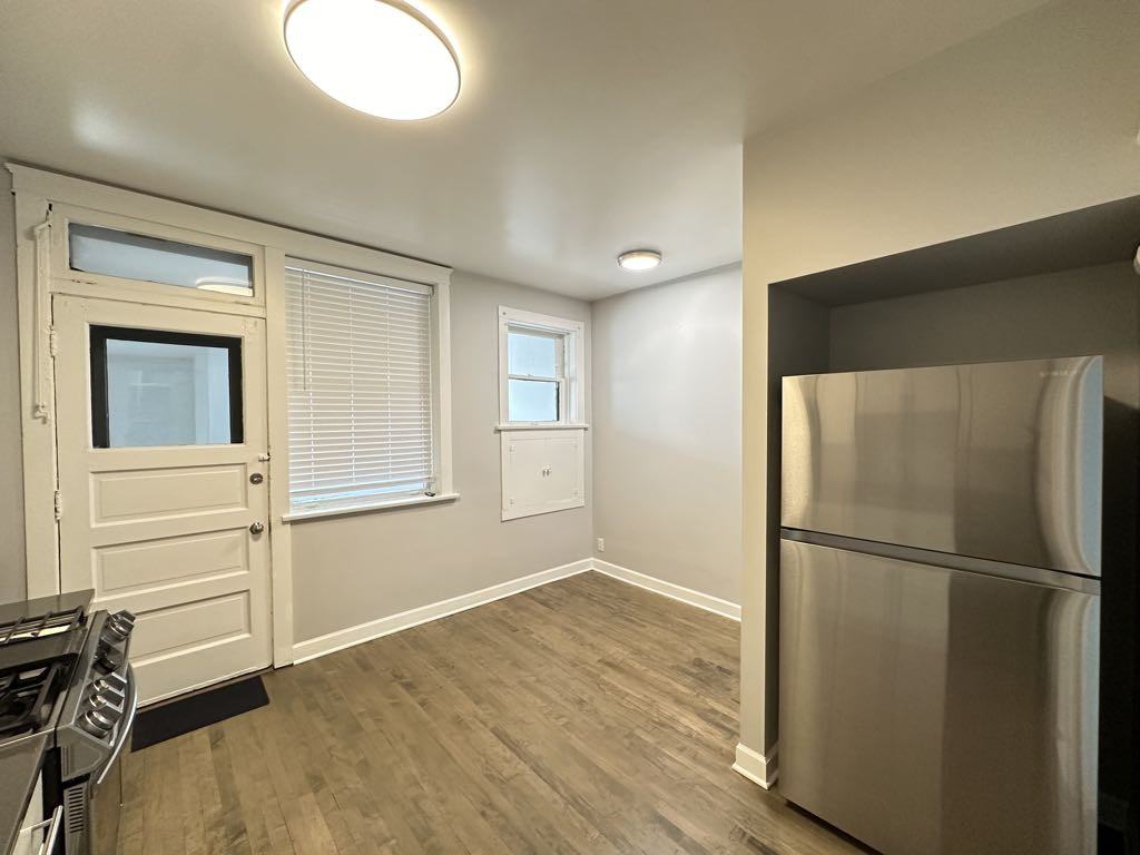 1452 W Winnemac Ave #3 - Photo 4 of 21