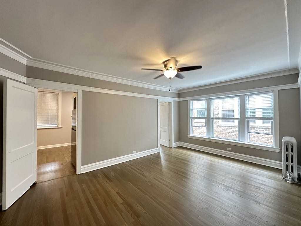 1452 W Winnemac Ave #3 - Photo 6 of 21