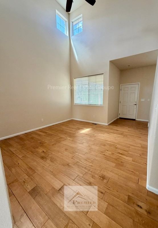7777 Blue Vail Way - Photo 4 of 22