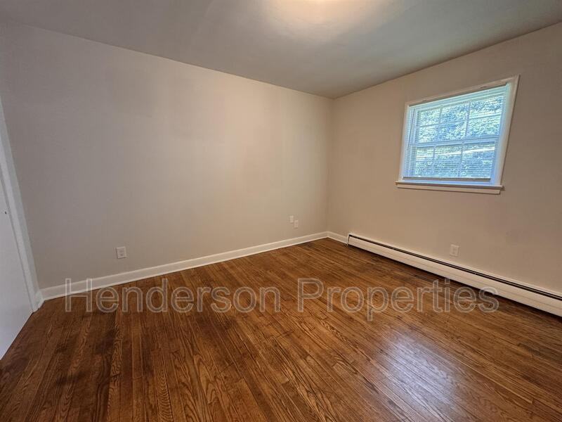 642 E Broad St #A2 - Photo 7 of 10