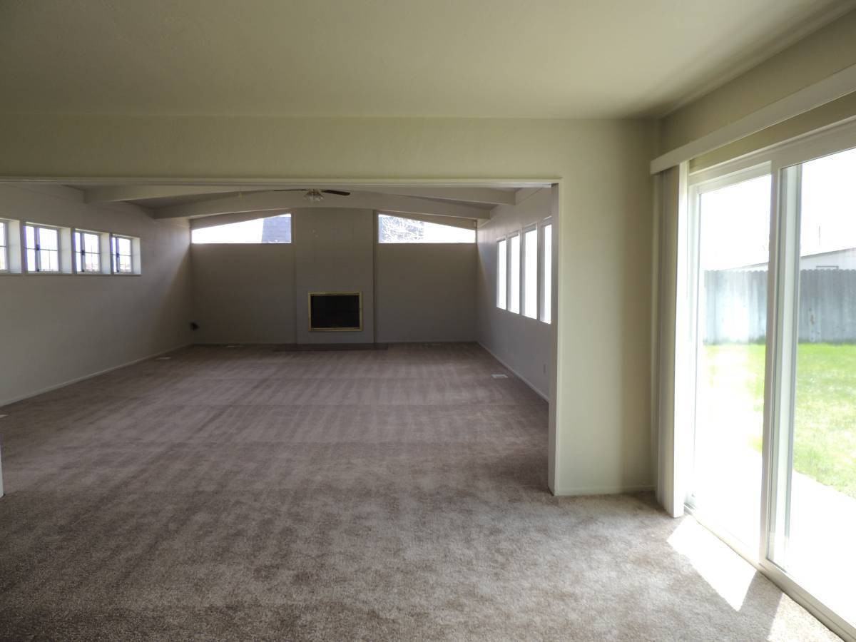 13625 Mount Olympus St - Photo 5 of 19