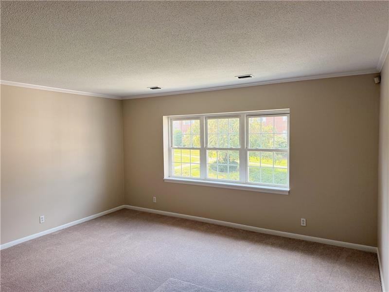 18 Lake Shore Ter #3 - Photo 4 of 12