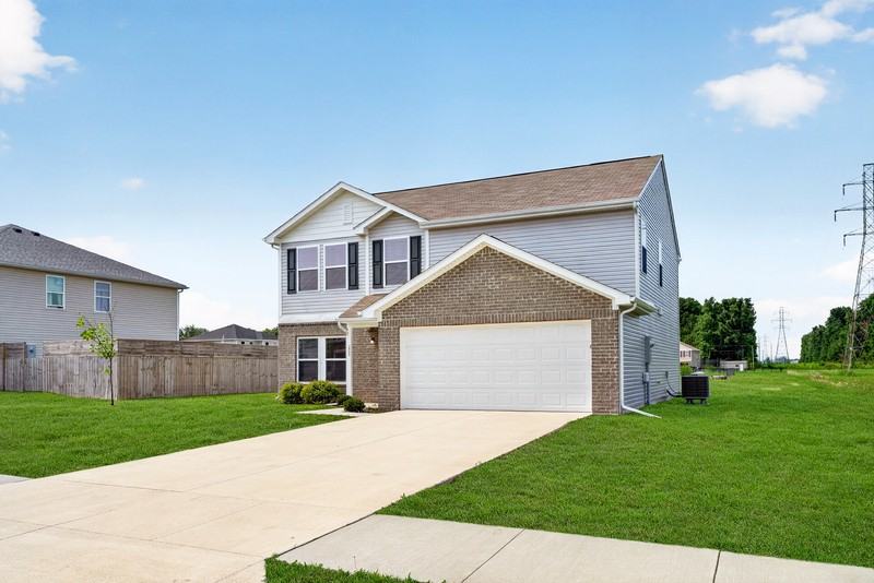 2905 Shasta Dr - Photo 3 of 37