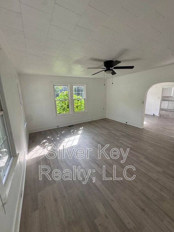 307 Wabash St - Photo 3 of 19