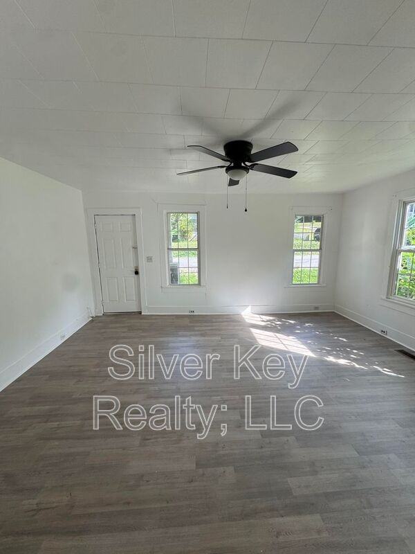 307 Wabash St - Photo 5 of 19