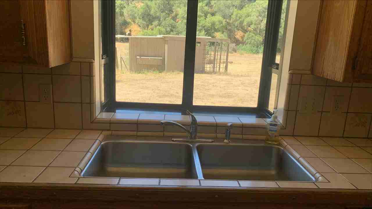 5892 Parkhill Road - Photo 7 of 16