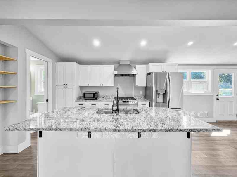 1751 Old Lafayette Rd - Photo 2 of 18