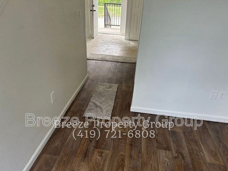 628 Hope St - Photo 2 of 9