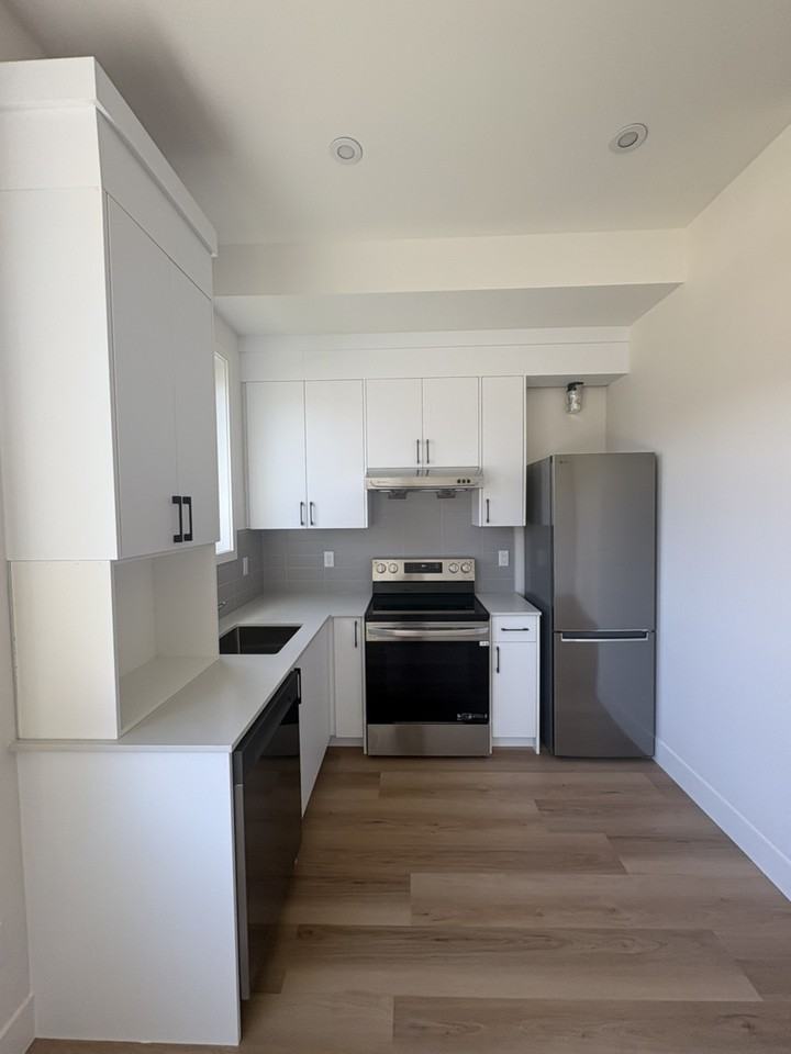 Seavale Rd - Photo 3 of 11