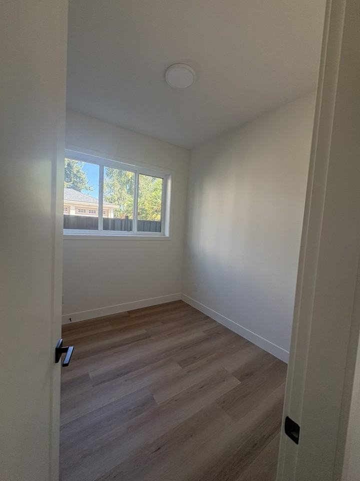 Seavale Rd - Photo 7 of 11