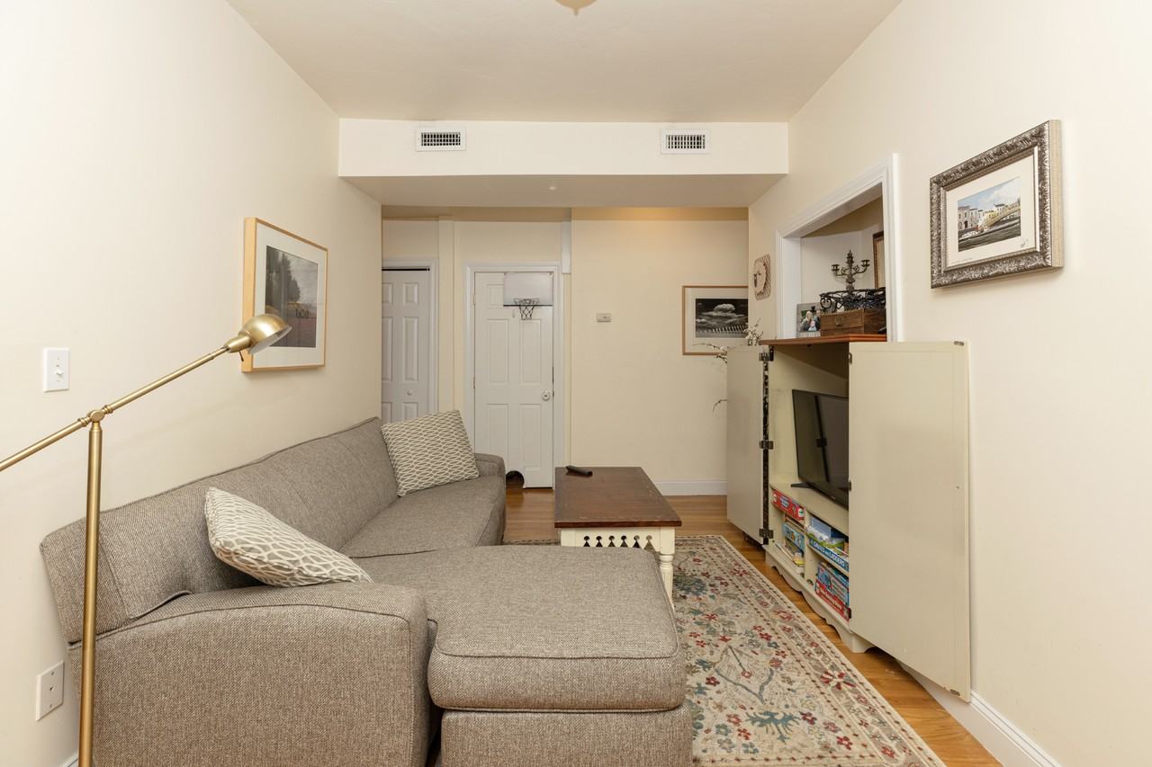 9 P St #A - Photo 3 of 24