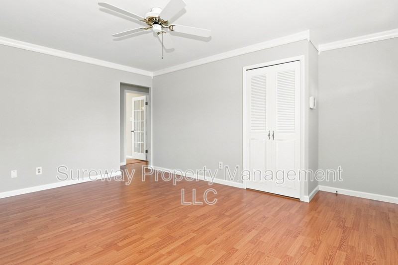 17 Farragut Ct - Photo 7 of 15