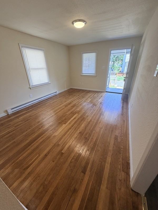 611 Hazelhurst Ave - Photo 4 of 11