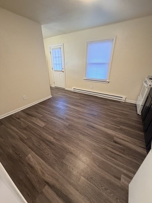 611 Hazelhurst Ave - Photo 5 of 11