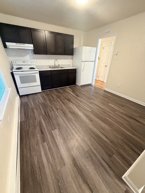 611 Hazelhurst Ave - Photo 7 of 11
