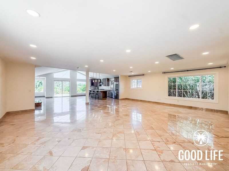 5820 Carnegie St - Photo 4 of 28
