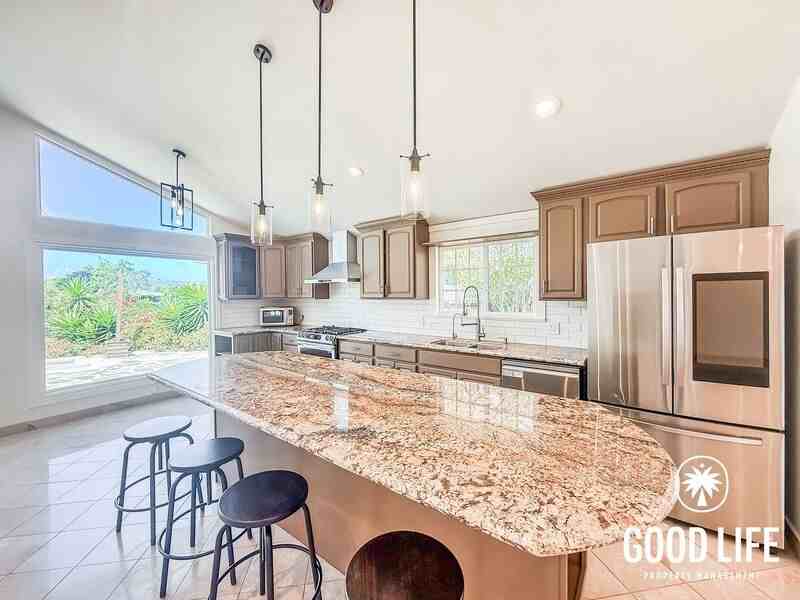 5820 Carnegie St - Photo 6 of 28