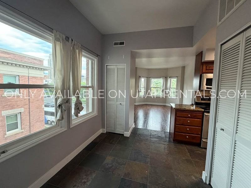 218 W North Temple #W8 - Photo 5 of 30