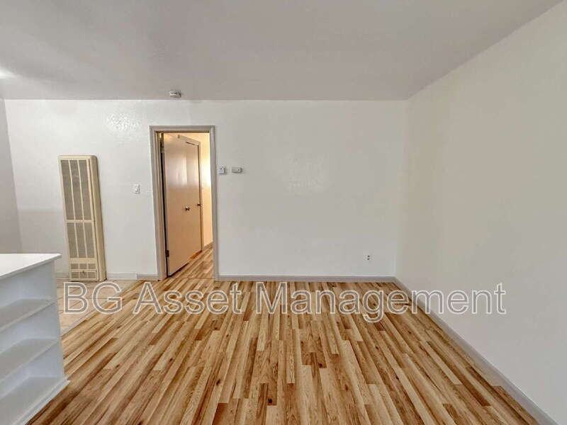 728 Darina Ave #8 - Photo 3 of 17