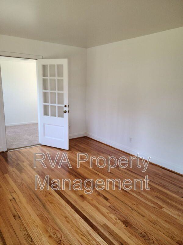 1915 Parlow Dr - Photo 4 of 6