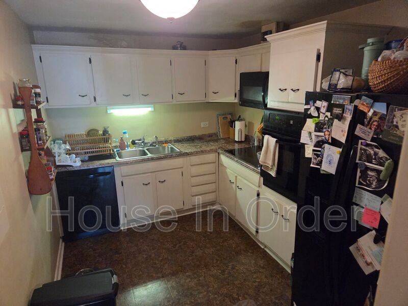 30 Edgemont Rd #22 - Photo 3 of 8