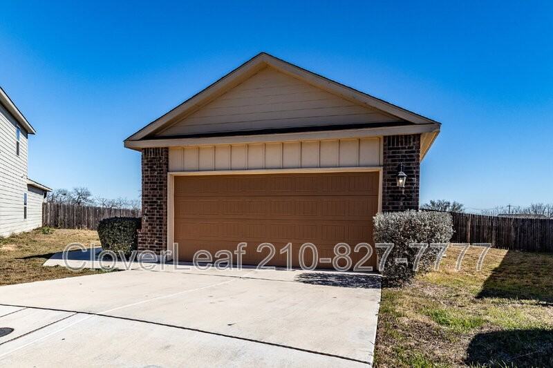 3022 Del Mar Way - Photo 3 of 32