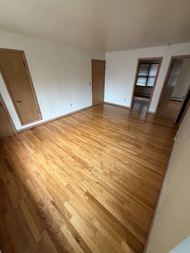 1135 - Photo 3 of 9