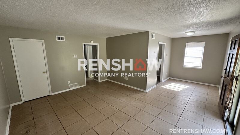 3248 Amselle Cir - Photo 3 of 16