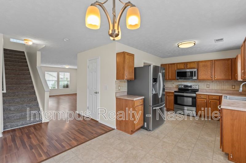 3236 Woodpoint Dr - Photo 5 of 29