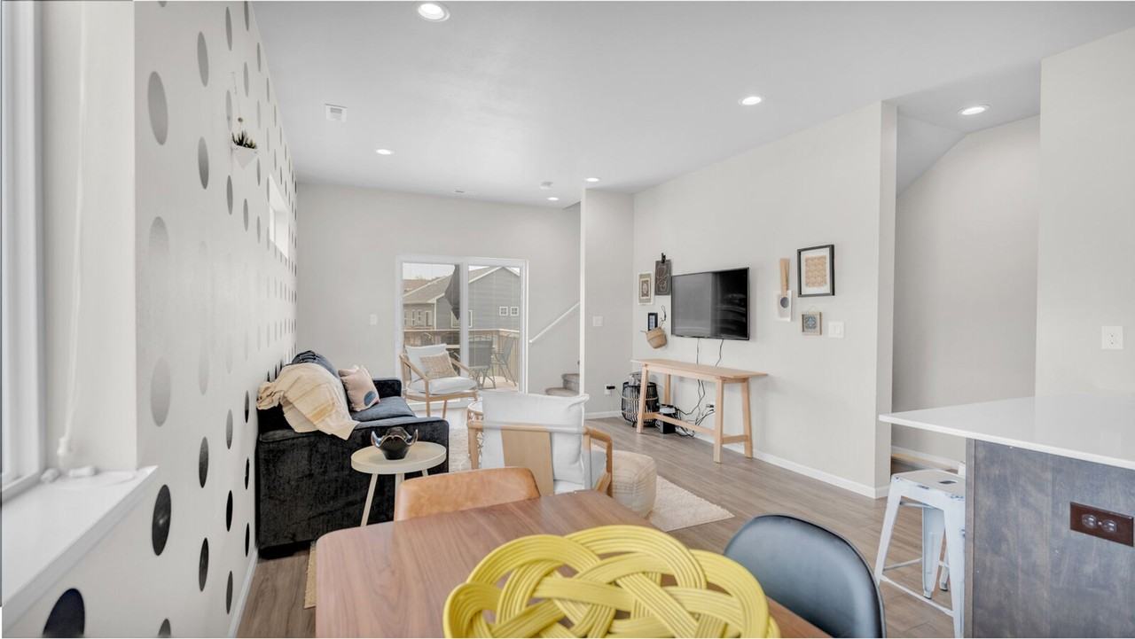 Summerland Twinhomes | Waterloo | Near Lost Island Waterpark - Photo 4 of 19