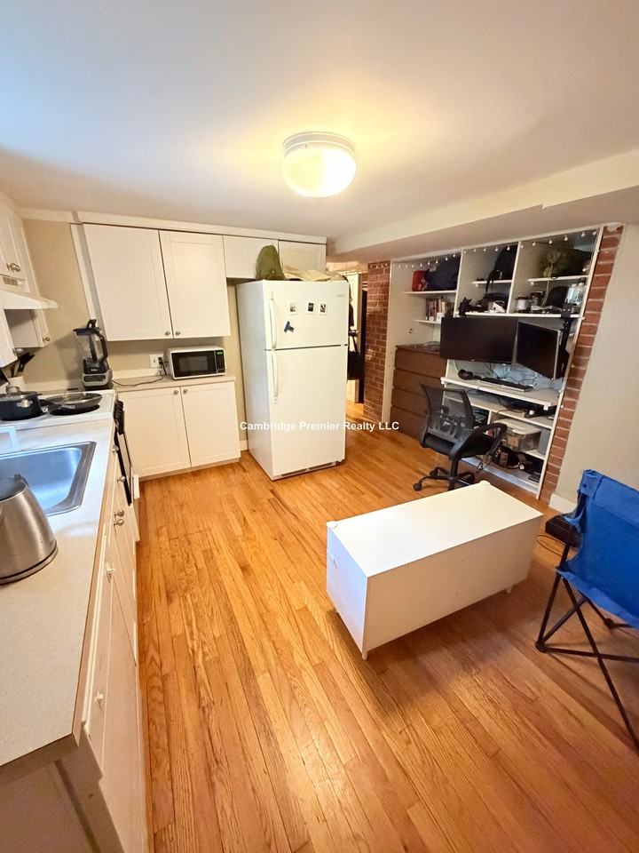 Shepard St #1 - Photo 5 of 15