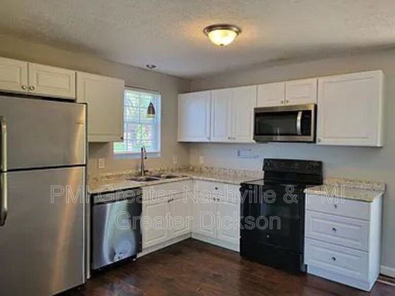 135 Brenda Ln - Photo 4 of 17