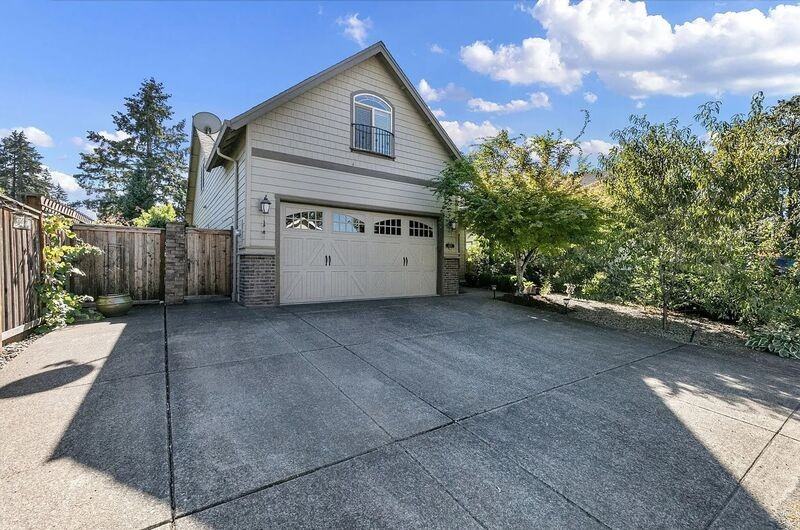 1633 Chasa St - Photo 3 of 46