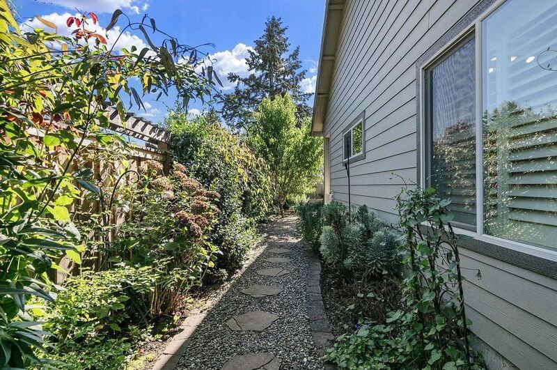 1633 Chasa St - Photo 6 of 46