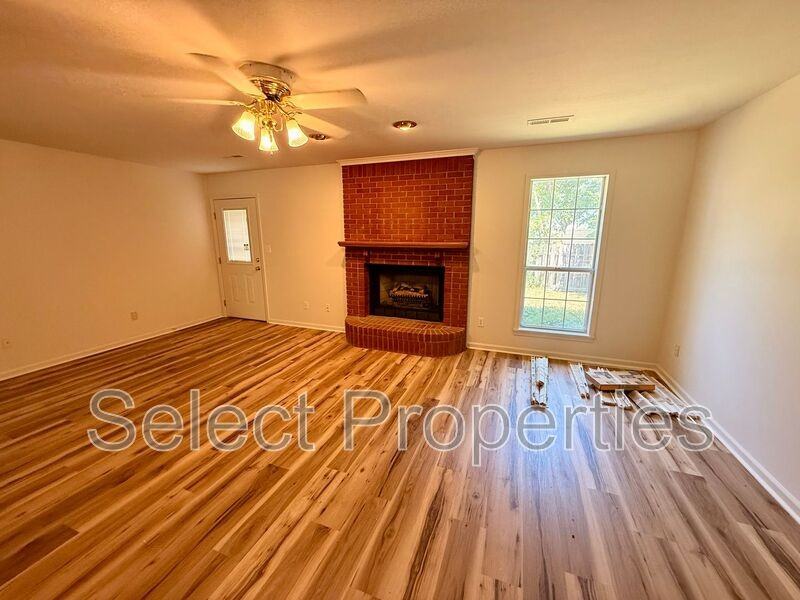 3108 Maplewood Ter - Photo 3 of 20