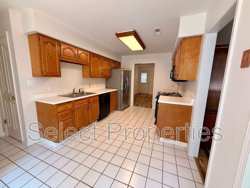 3108 Maplewood Ter - Photo 7 of 20