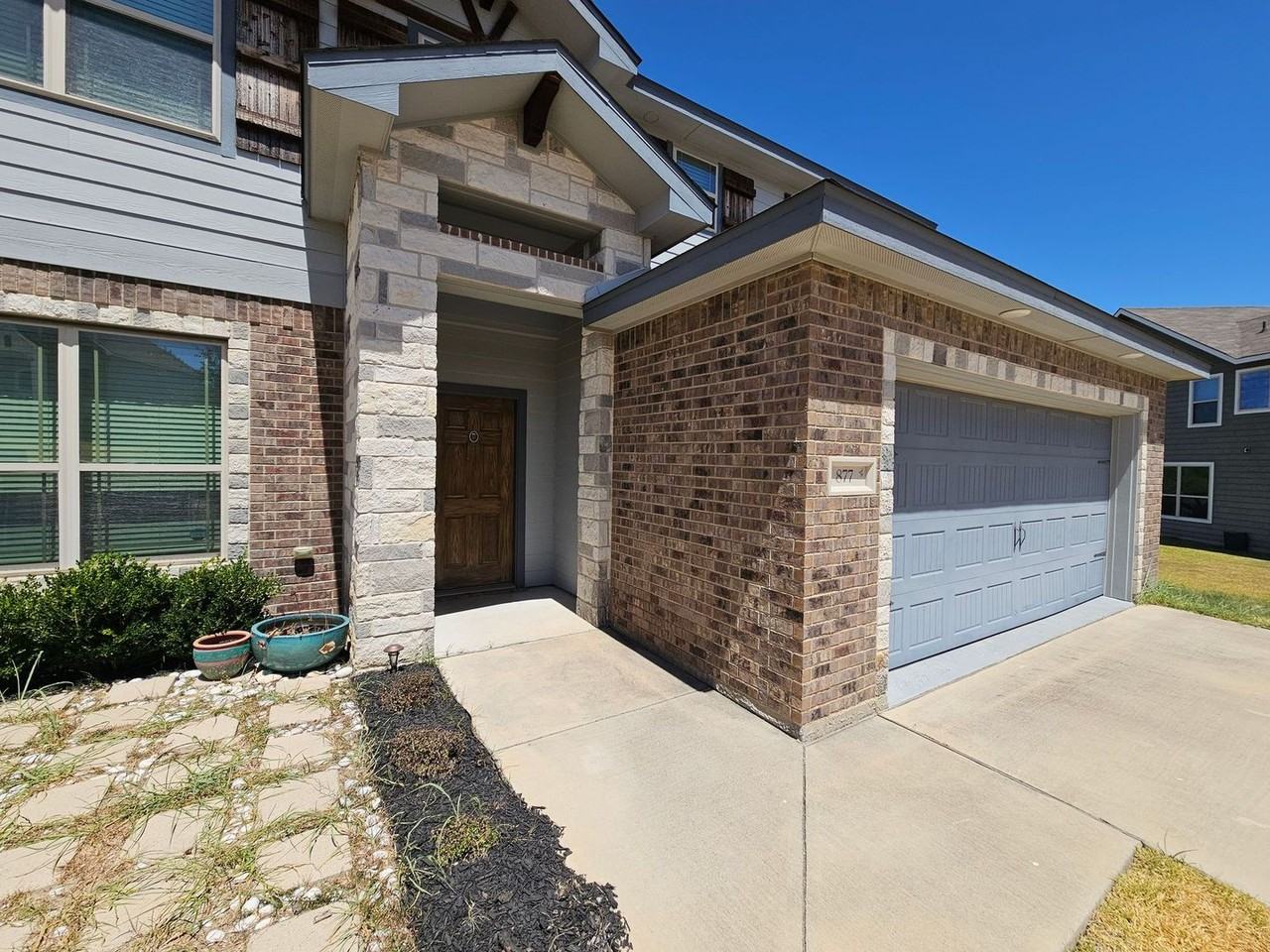 877 Ross Rd - Photo 2 of 33