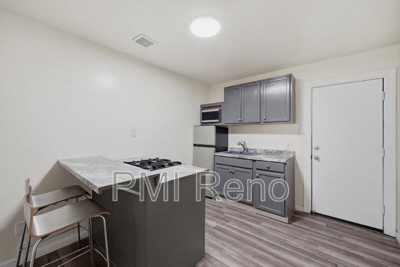 1515 N Carson St #5