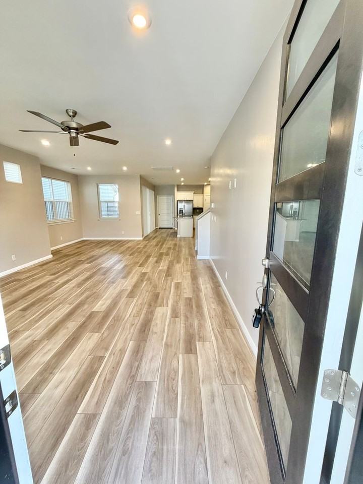 750 W Scarlet Hill Dr - Photo 4 of 45