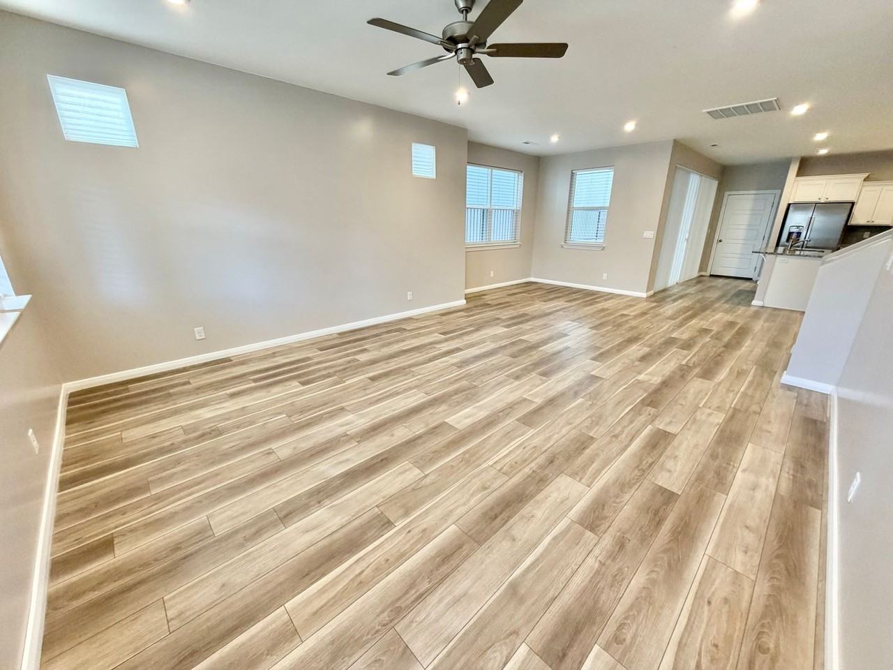 750 W Scarlet Hill Dr - Photo 5 of 45