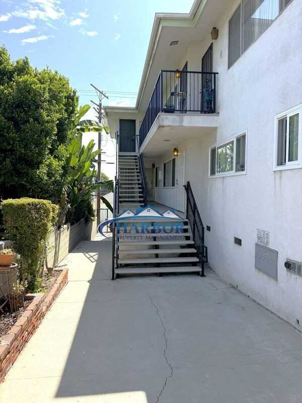 718 S Leland St #2 - Photo 2 of 8