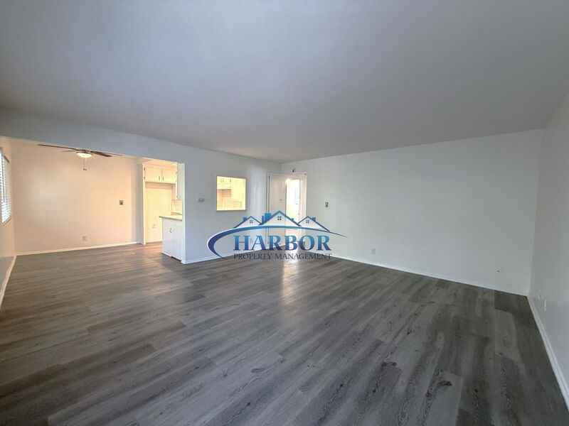 718 S Leland St #2 - Photo 3 of 8
