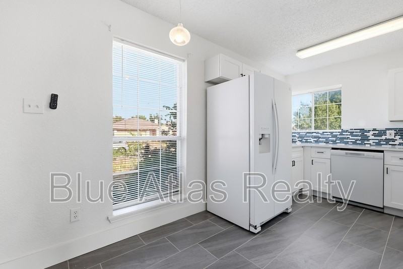 7124 Wagonwheel Rd - Photo 6 of 18