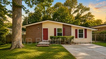 featured image of 4523 Merrimac Ave