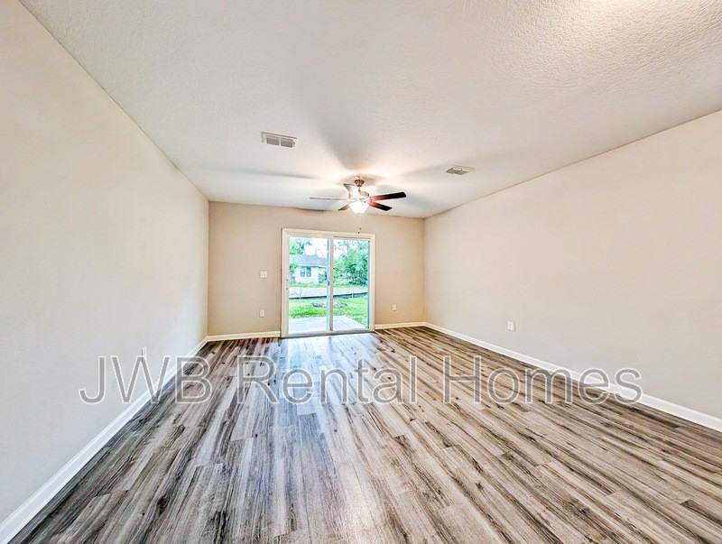 1295 Neva St - Photo 6 of 12