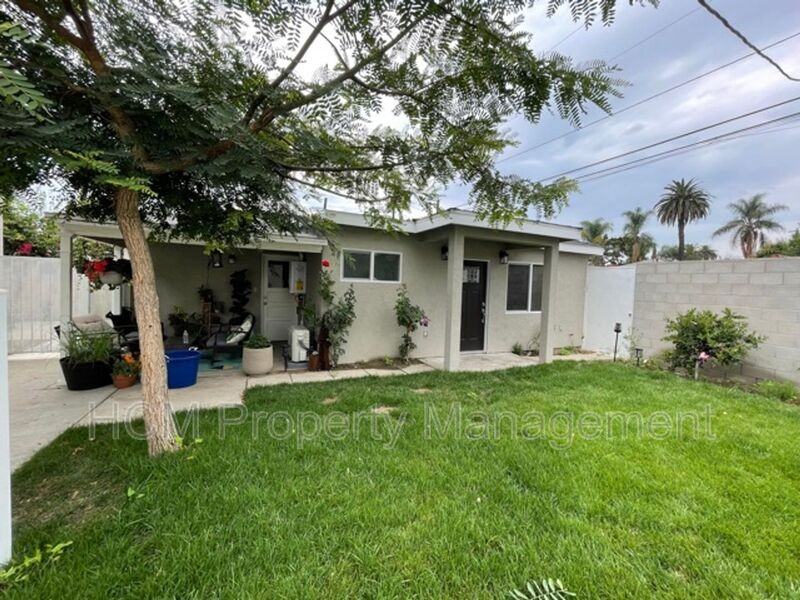 2283A Oregon Ave - Photo 4 of 17