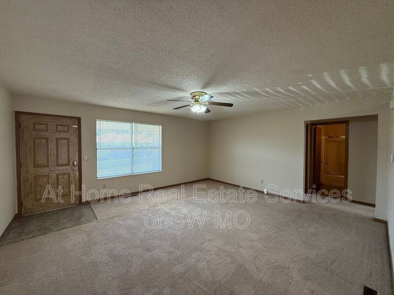 3394 S Moreland Ct Apt B - Photo 5 of 10