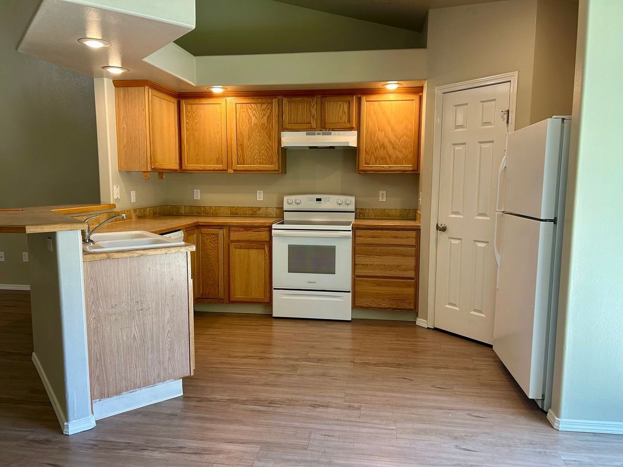 3341 N Maplestone Ave - Photo 5 of 26