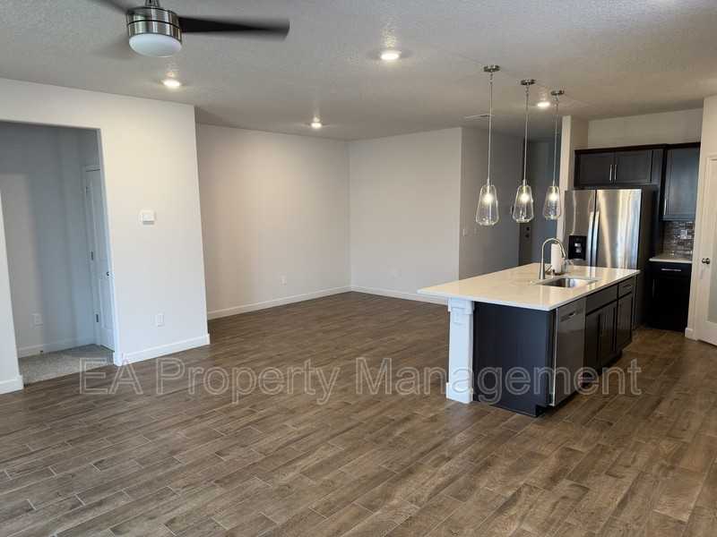 6742 Clayton Dr Ne - Photo 5 of 28